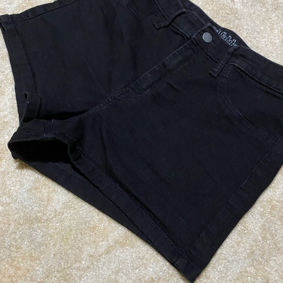 Wild Fable high rise black short shorts 12/31 - Picture 4 of 11